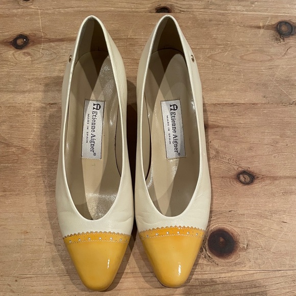 Vintage Etienne Aigner cream yellow patent leather shoes Classy Old Money 7M - Picture 1 of 7